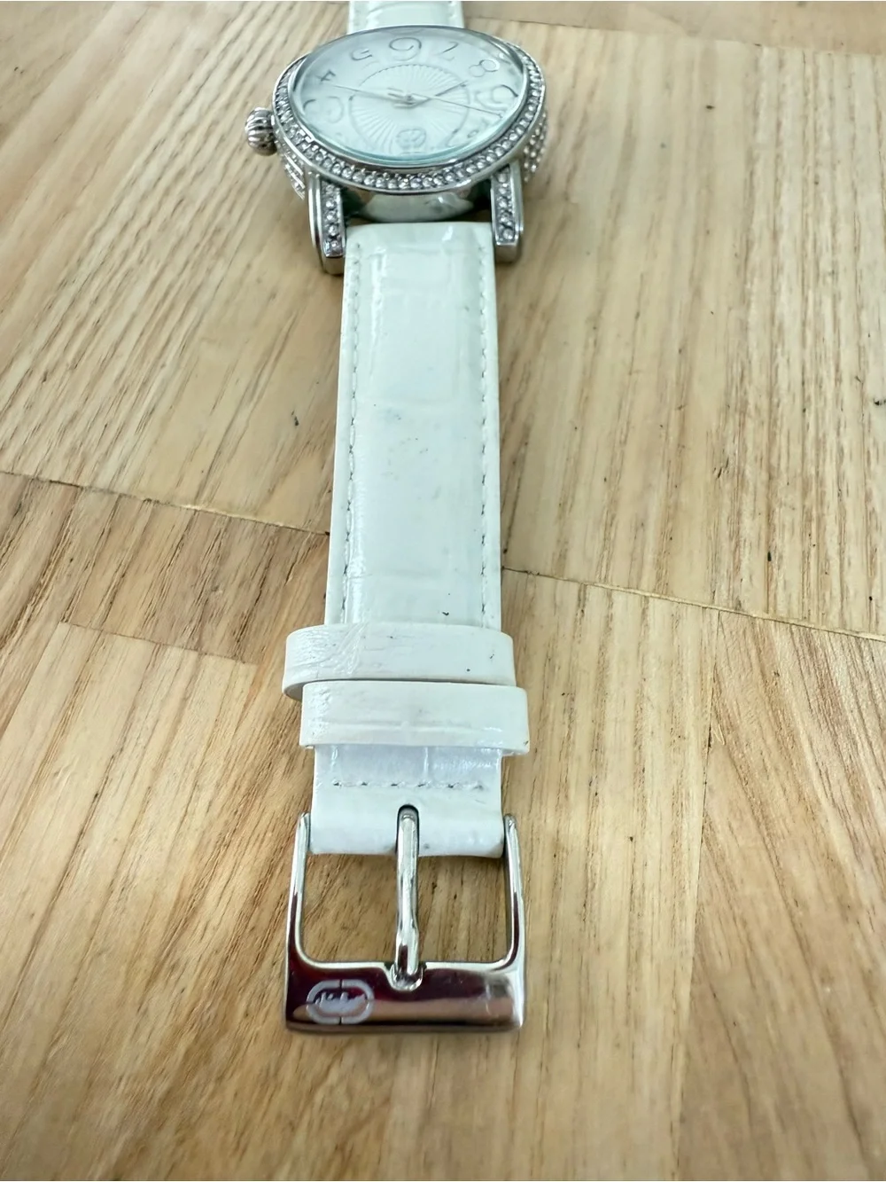 Marc ecko ladies silver tone crystal white leather watch NEW BATTERY